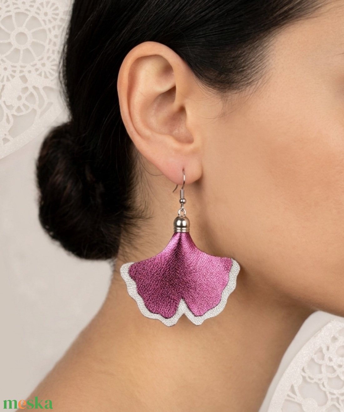MAGENTA GINKGO  bőr fülbevaló - ékszer - fülbevaló - lógó fülbevaló - Meska.hu