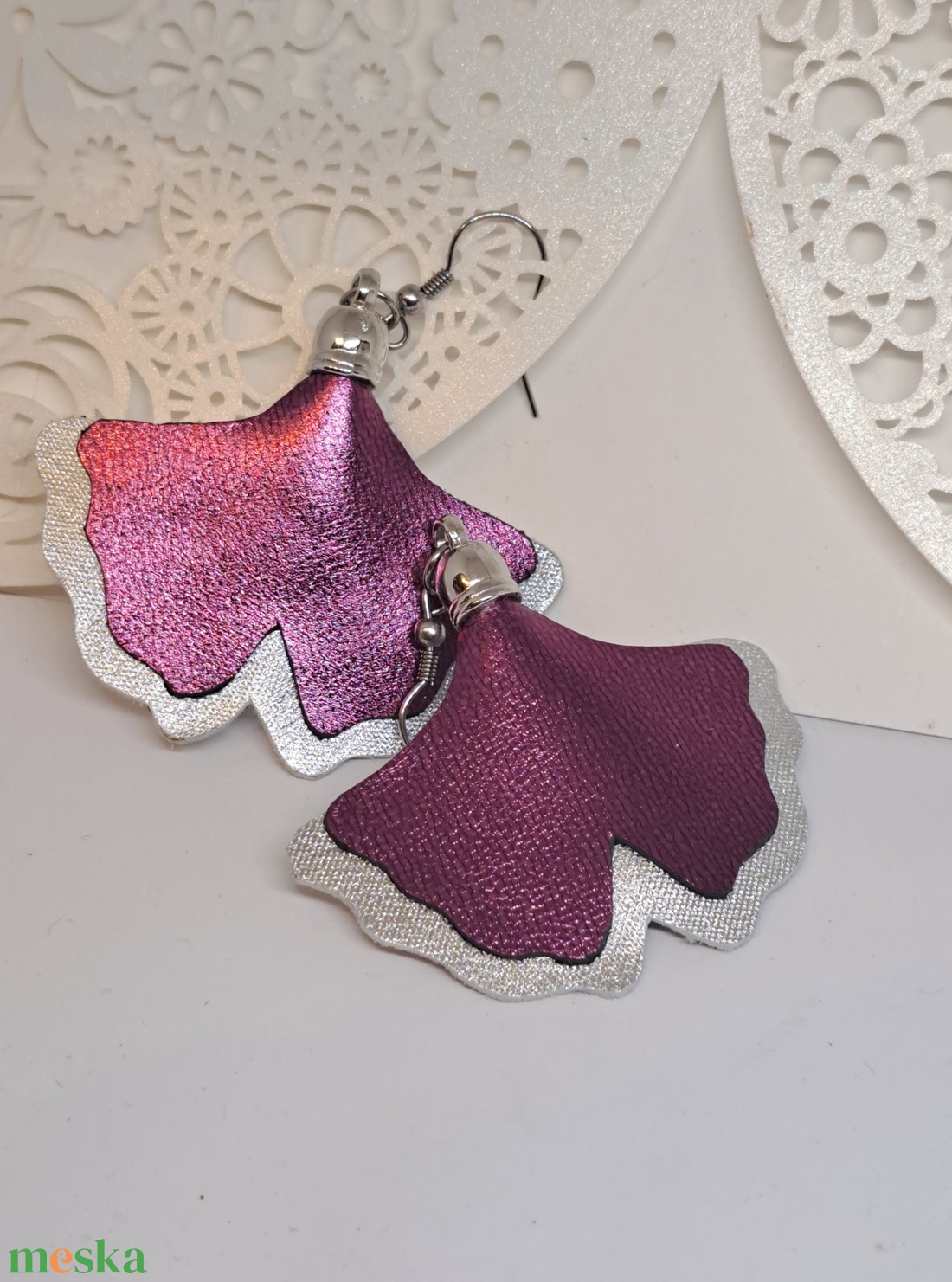 MAGENTA GINKGO  bőr fülbevaló - ékszer - fülbevaló - lógó fülbevaló - Meska.hu