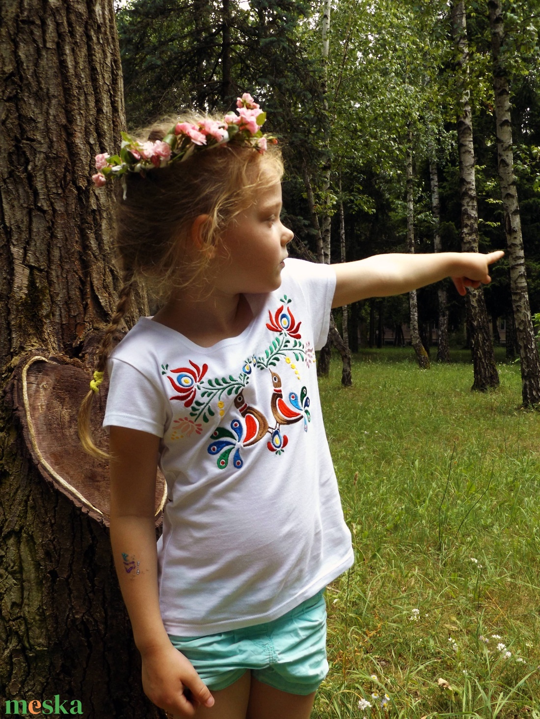 Hímzett színes madárkás kislány póló  - ruha & divat - női ruha - póló, felső - Meska.hu