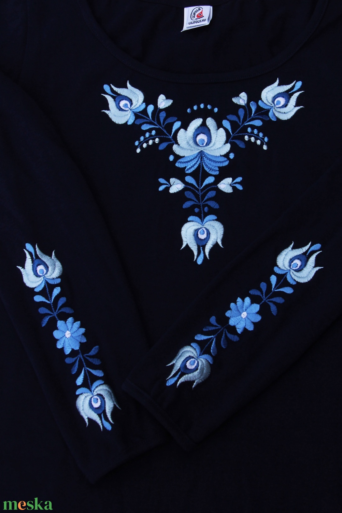 Kékkel hímzett Matyó hosszú ujjú-Sötétkék - ruha & divat - női ruha - pulóver & kardigán - Meska.hu