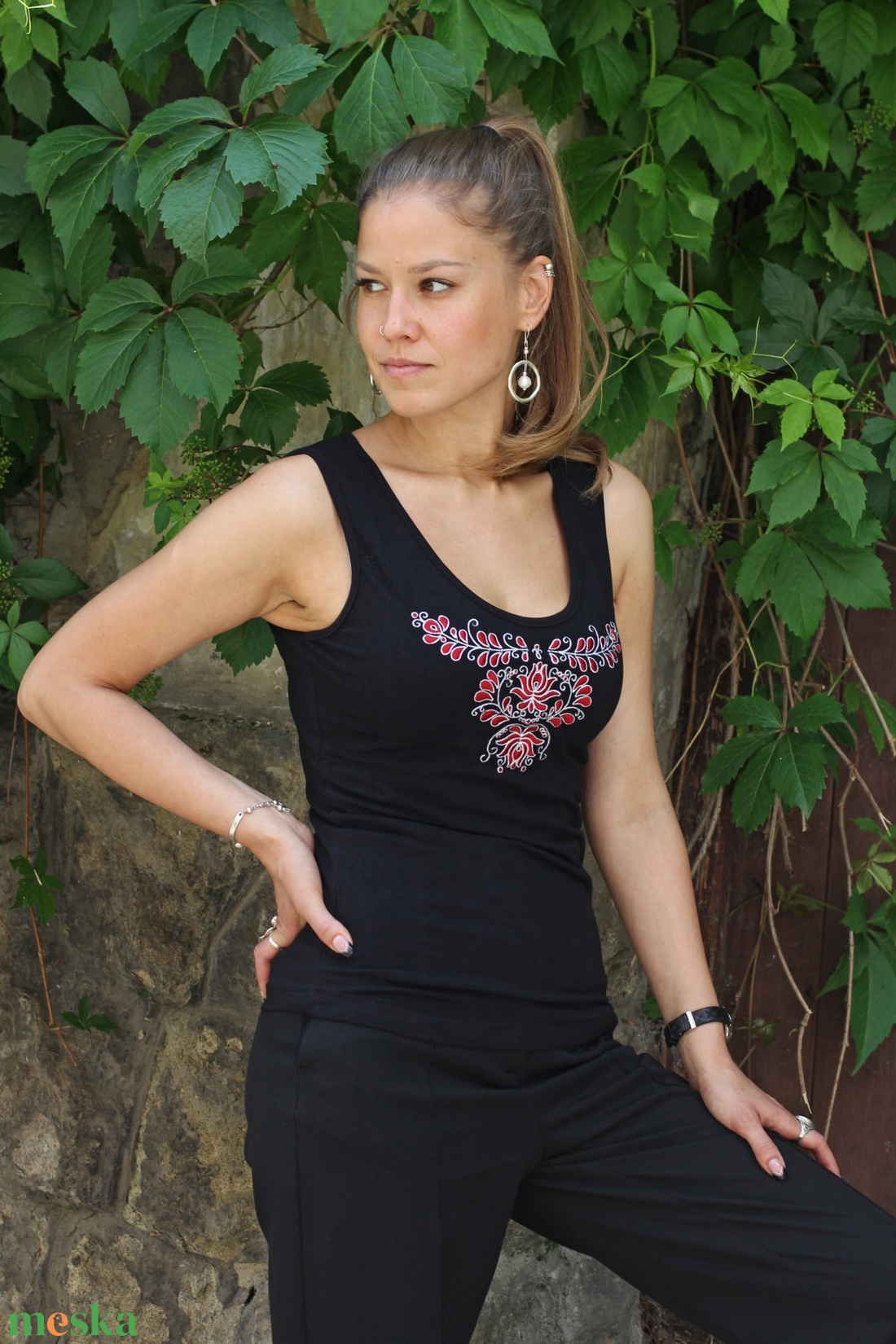 Hímzett Székely Ujjatlan - Fekete - ruha & divat - női ruha - póló, felső - Meska.hu