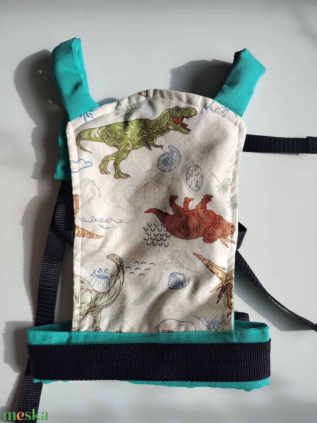 Játék csatos hordozó - zöld mintás  - játék & sport - baba & babaház - játékbaba, babakellék - Meska.hu