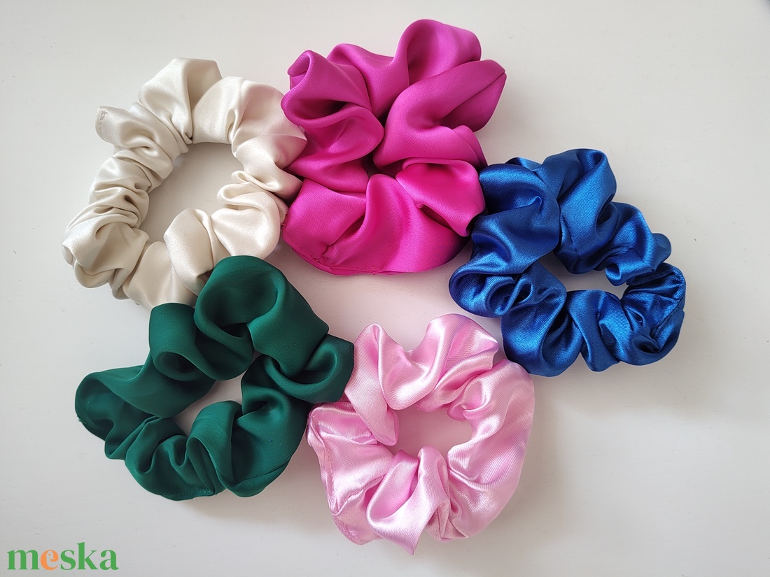 Szatén scrunchie hajgumi csomag - ruha & divat - hajdísz & hajcsat - hajgumi - Meska.hu Szatén scrunchie hajgumi csomag - ruha & divat - hajdísz & hajcsat - hajgumi - Meska.hu