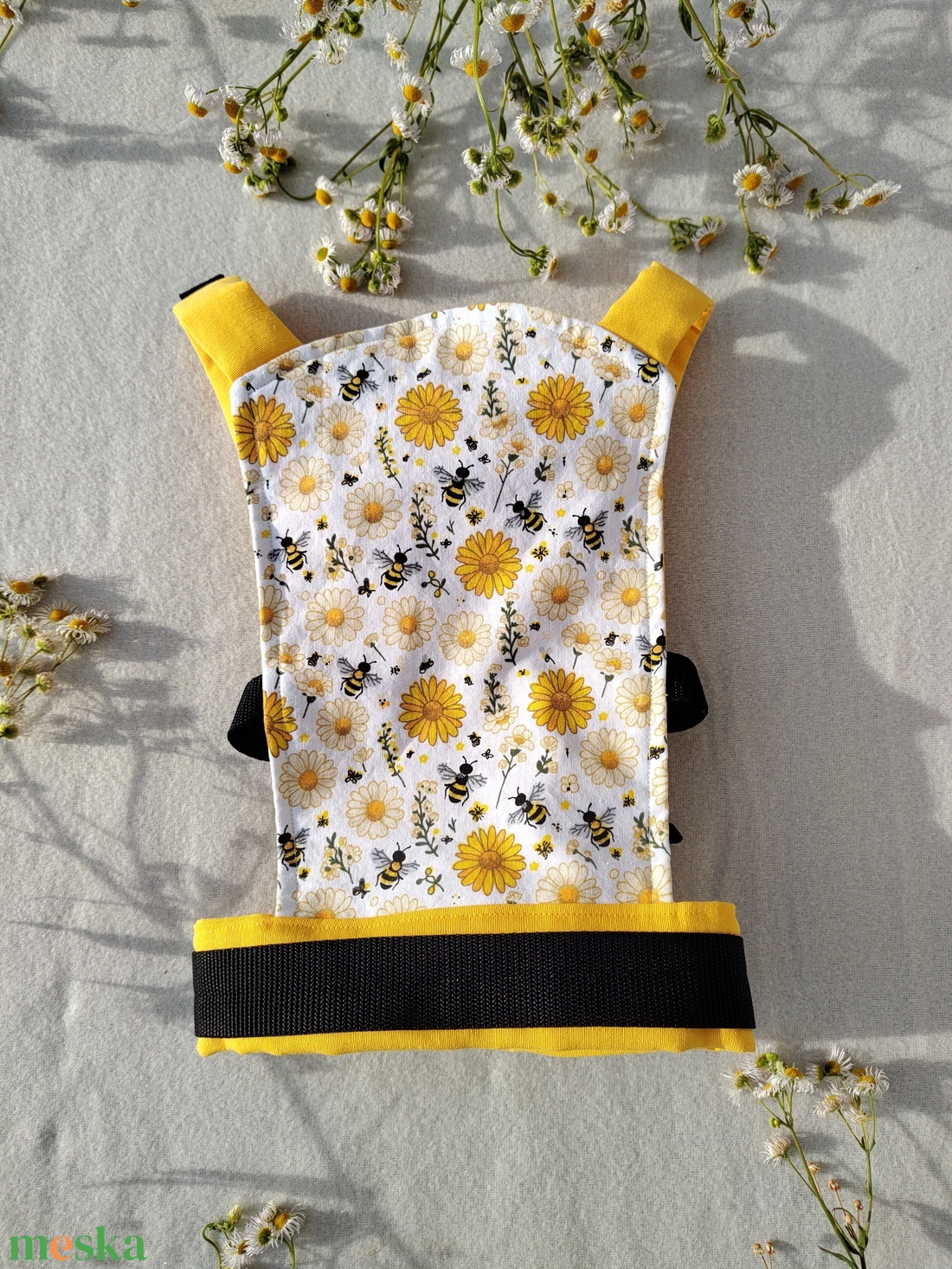 Játék csatos hordozó - sárga virágos - játék & sport - baba & babaház - babaruha, babakellék - Meska.hu