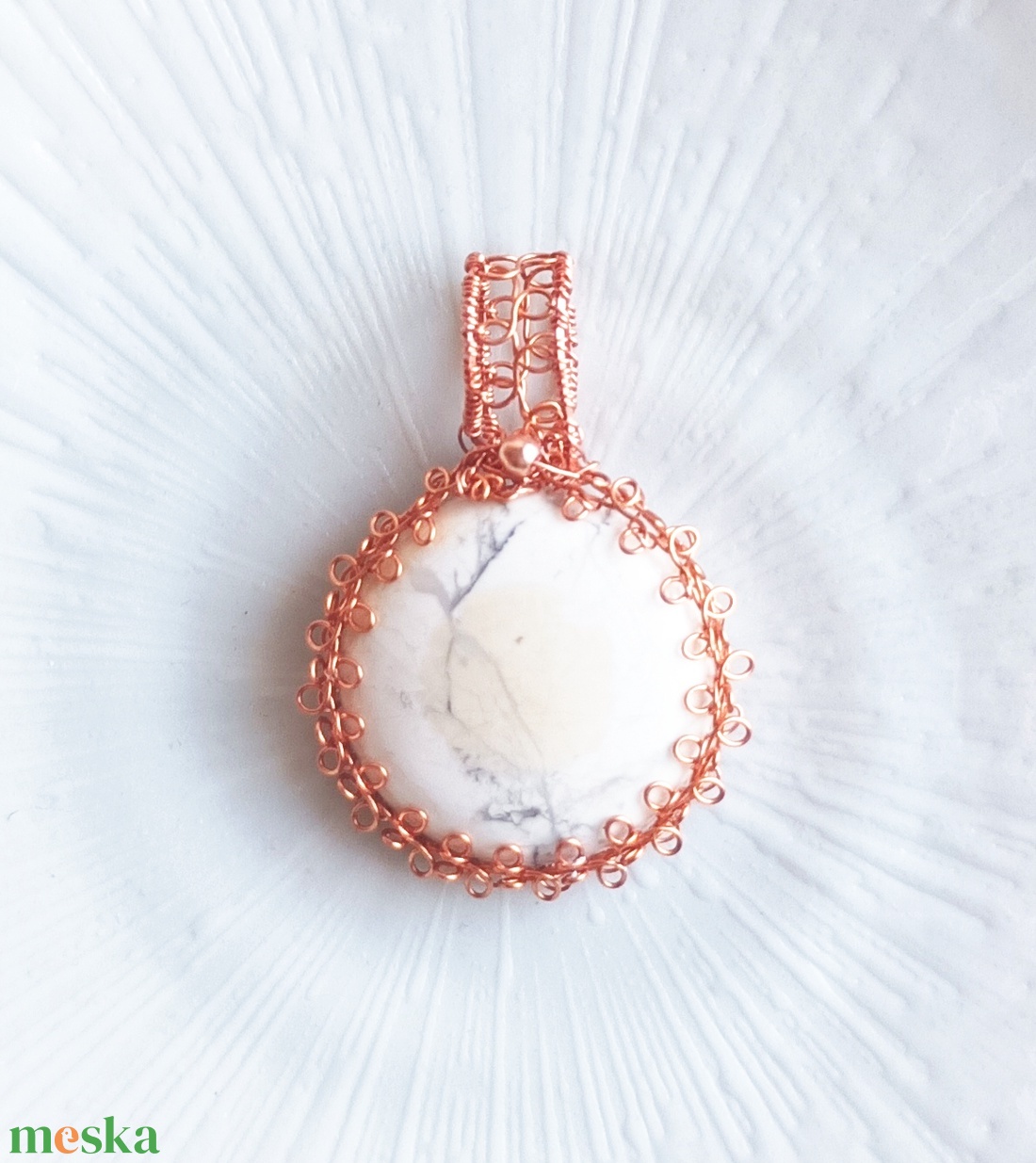 Howlit valódi ásvány medál - ékszer - nyaklánc - medál - Meska.hu