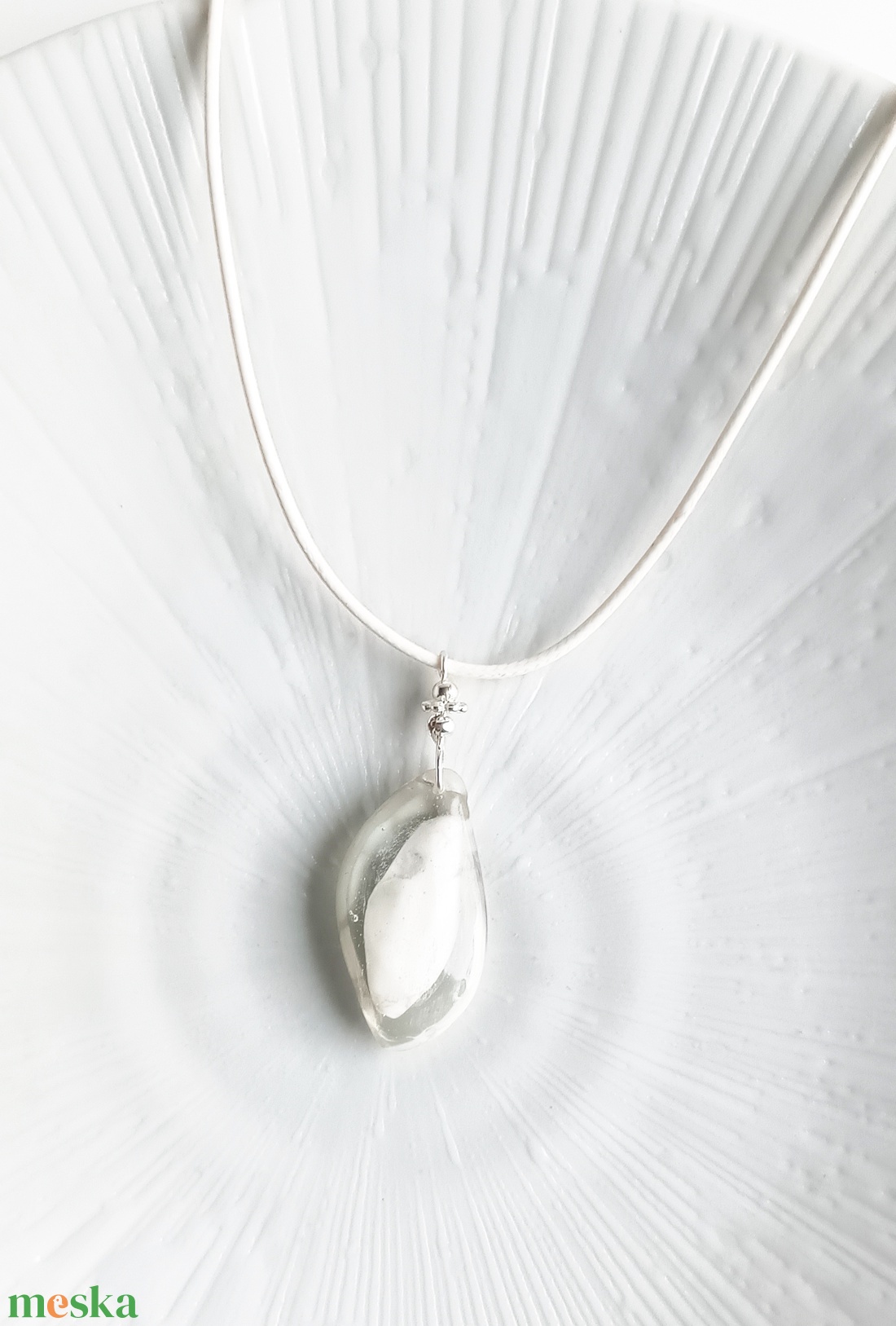 Howlit valódi ásvány nyaklánc - ékszer - nyaklánc - medálos nyaklánc - Meska.hu