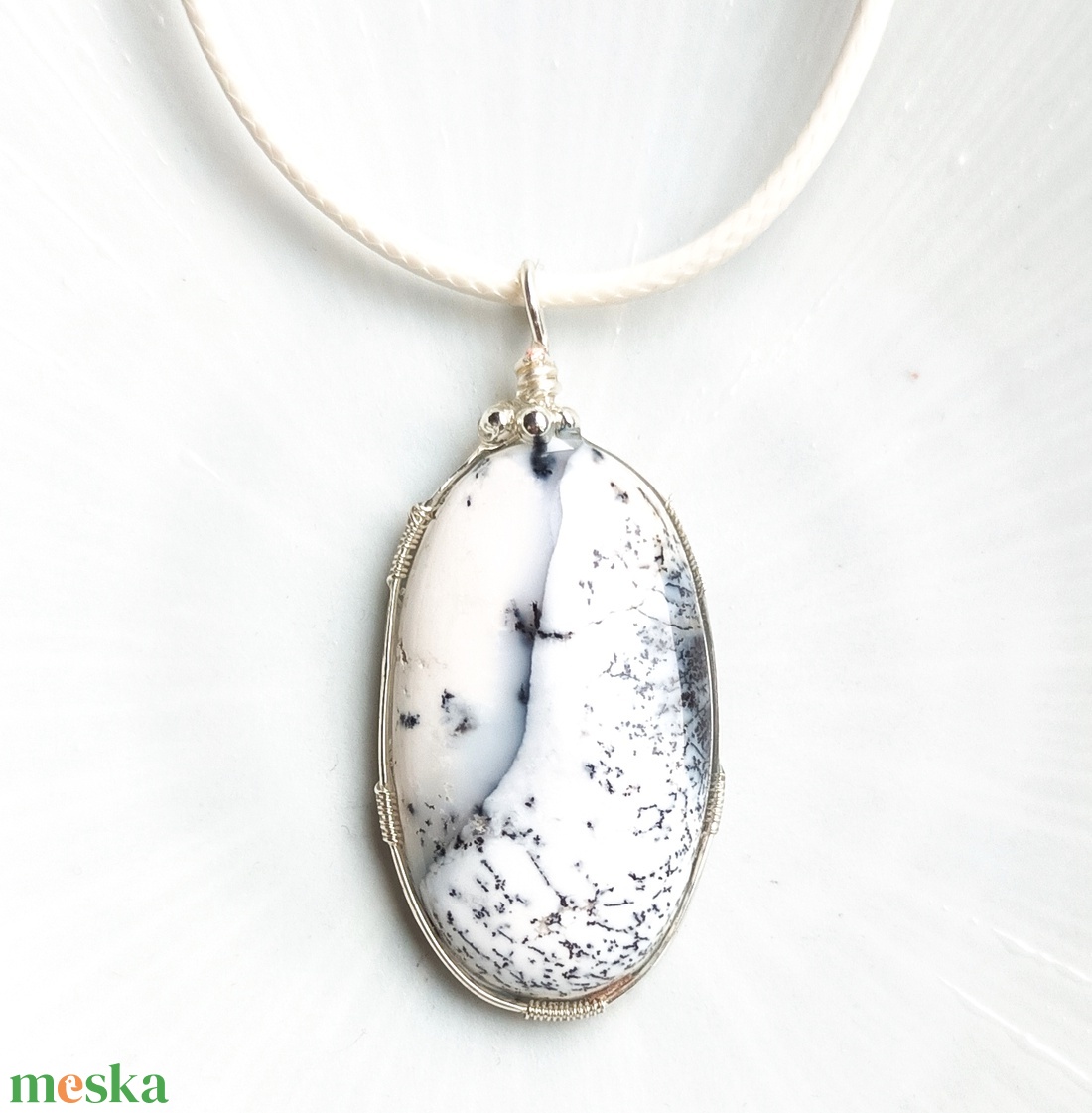 Merlinit valódi ásvány medálos nyaklánc - ékszer - nyaklánc - medálos nyaklánc - Meska.hu