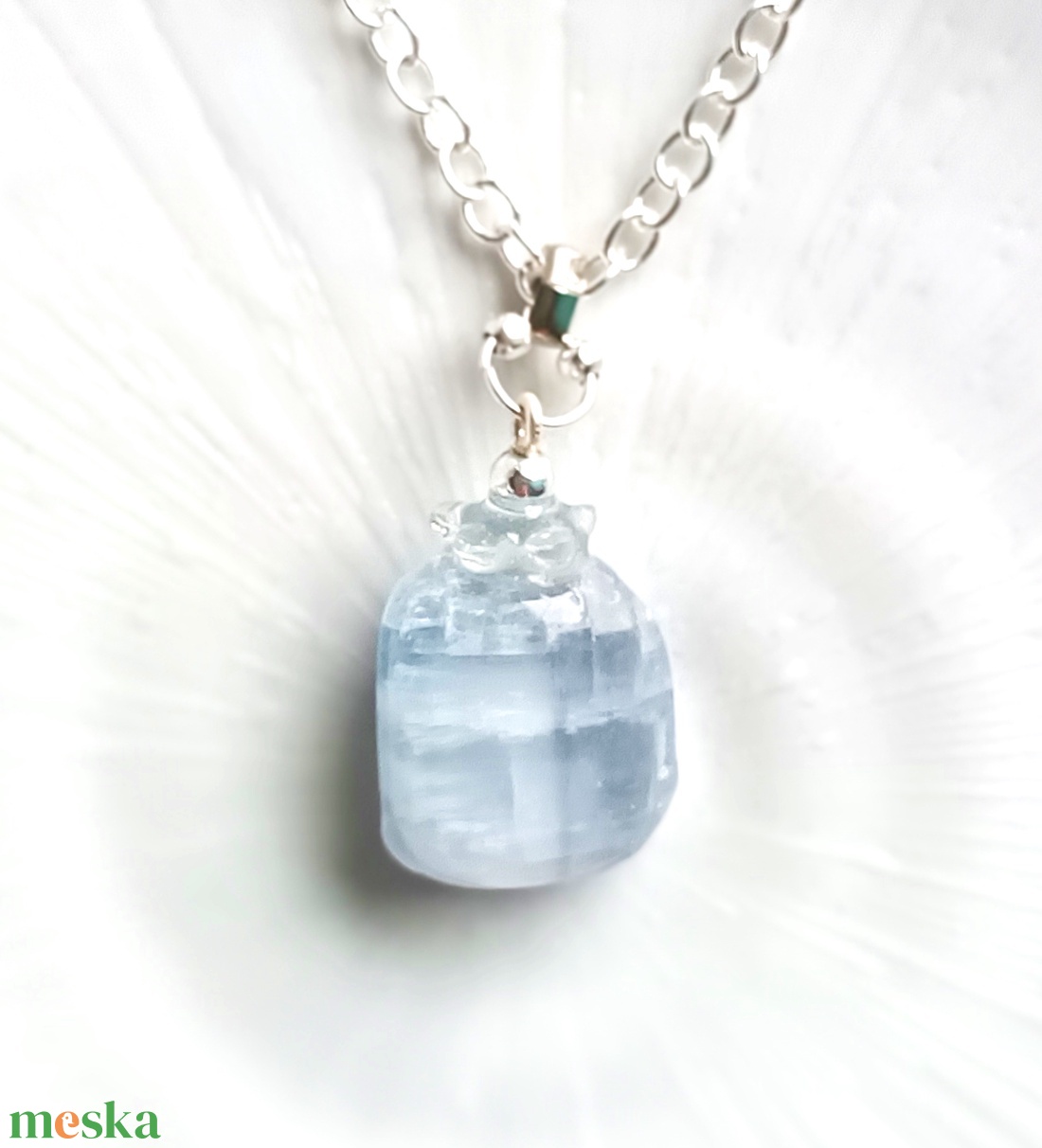 Angyalkő (cölesztin) valódi ásvány medálos nyaklánc - ékszer - nyaklánc - medál - Meska.hu