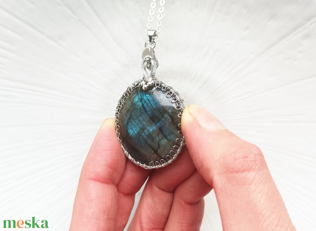 Labradorit valódi ásvány medálos nyaklánc - ékszer - nyaklánc - medál - Meska.hu