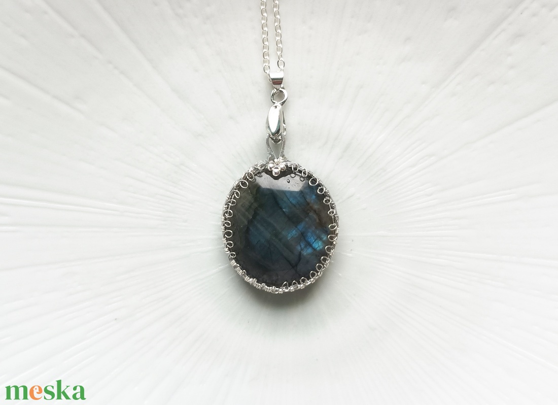Labradorit valódi ásvány medálos nyaklánc - ékszer - nyaklánc - medál - Meska.hu