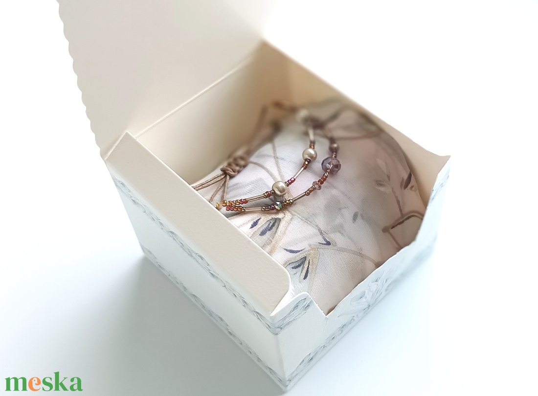 Díszdobozos csomagolás sálakhoz karkötővel - otthon & életmód - dekoráció - asztal és polc dekoráció - díszdoboz - Meska.hu