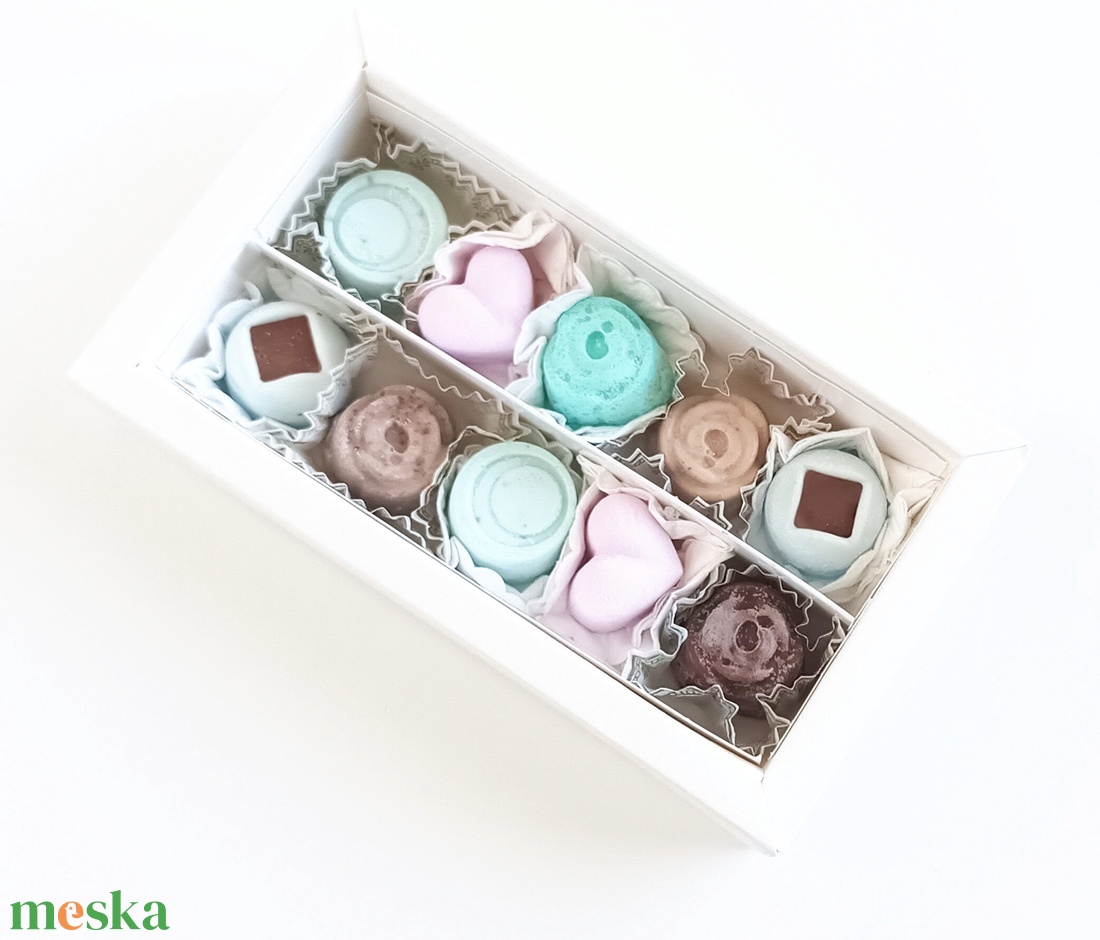 Csokis bonbon dekor szappanok díszdobozban - szépségápolás - szappan & fürdés - kézműves szappan - Meska.hu Csokis bonbon dekor szappanok díszdobozban - szépségápolás - szappan & fürdés - kézműves szappan - Meska.hu