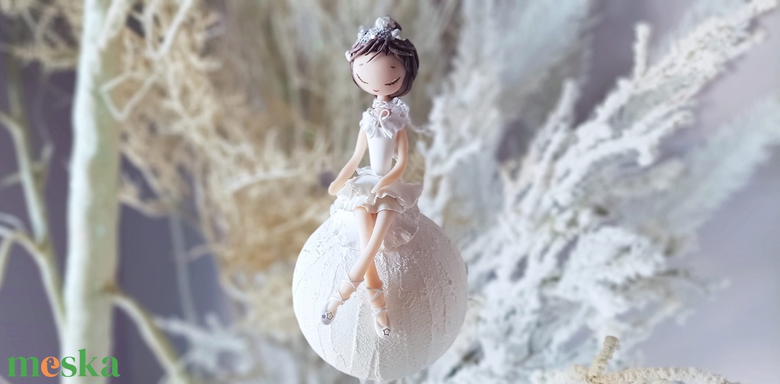 Balerina hógolyón - karácsony - karácsonyi lakásdekoráció - karácsonyfadíszek - Meska.hu