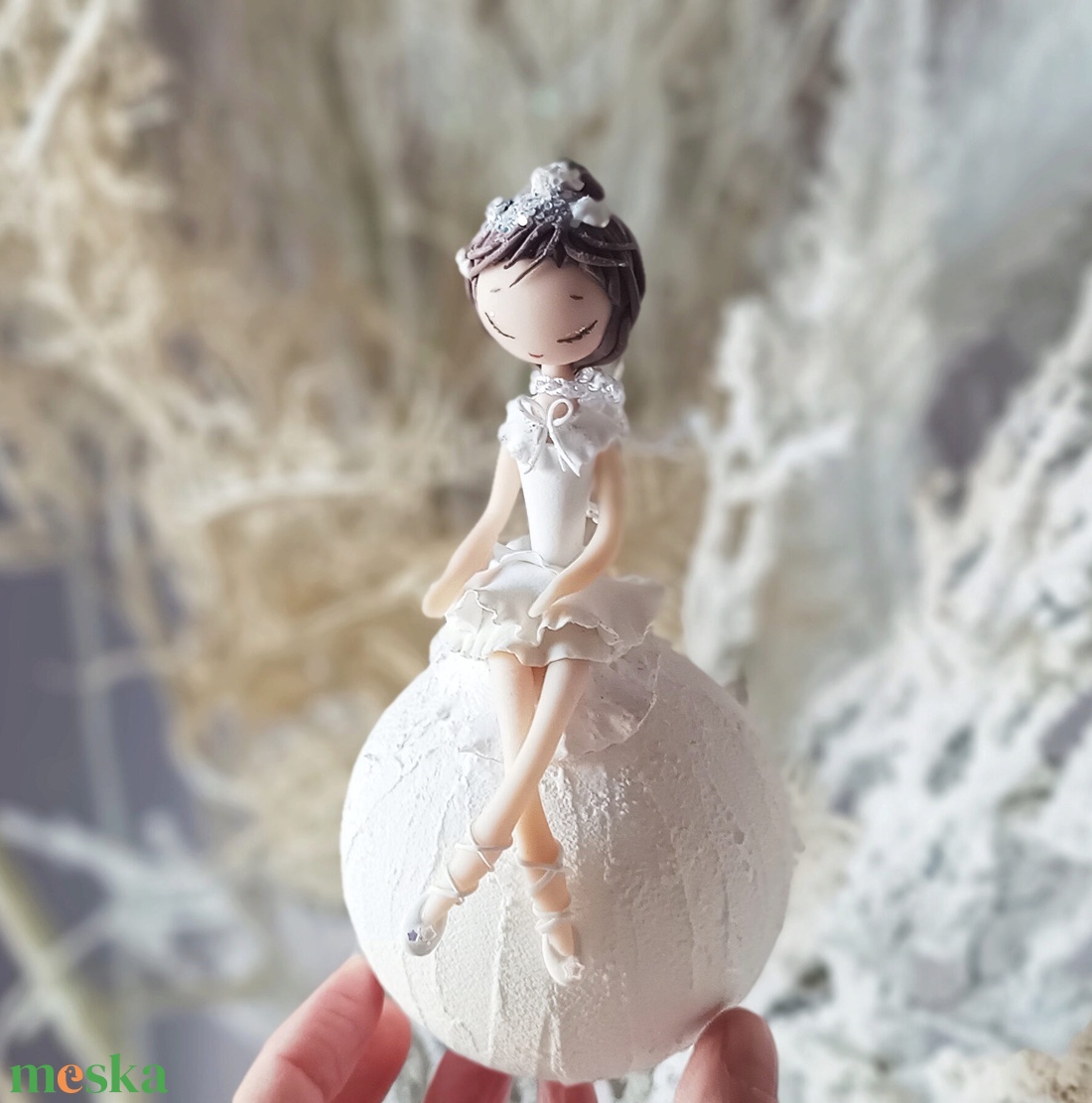 Balerina hógolyón - karácsony - karácsonyi lakásdekoráció - karácsonyfadíszek - Meska.hu