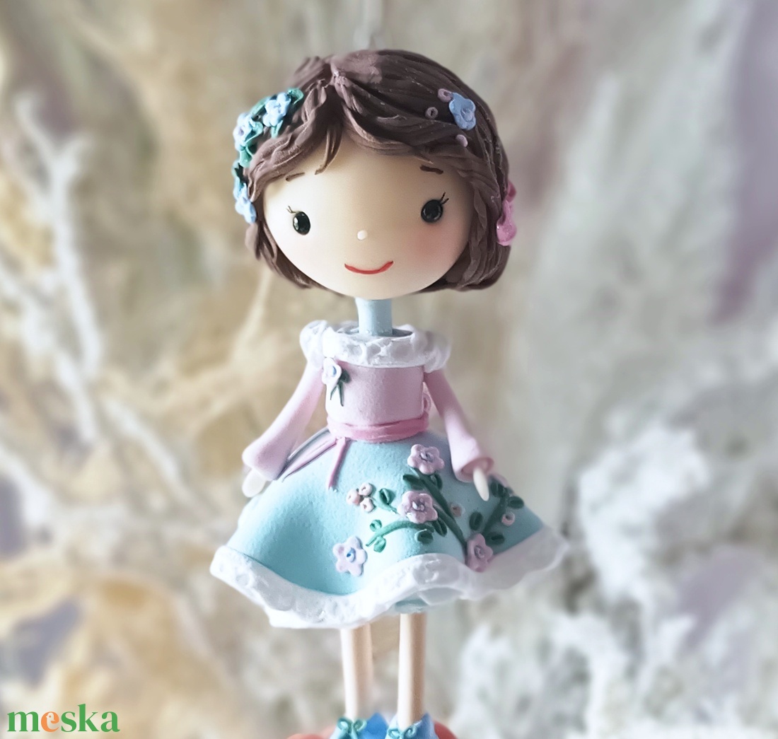 Kislány felakasztható - otthon & életmód - dekoráció - dísztárgy - Meska.hu