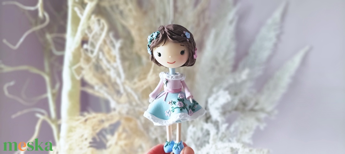 Kislány felakasztható - otthon & életmód - dekoráció - dísztárgy - Meska.hu