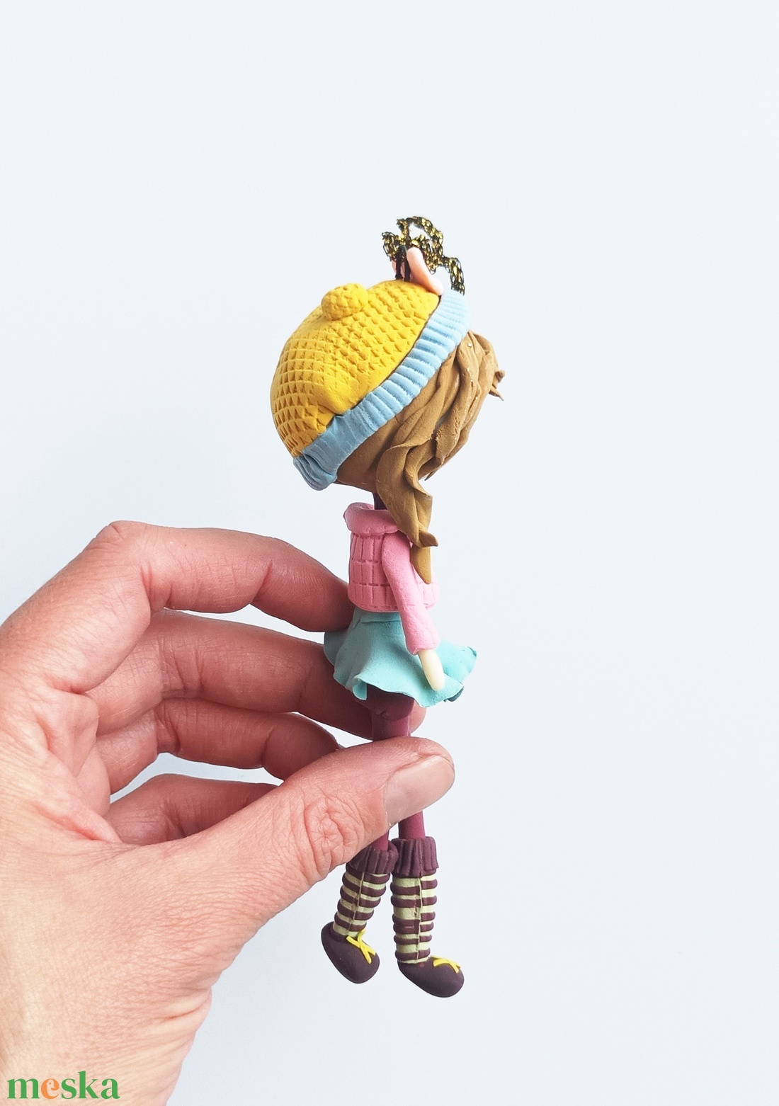 Felakasztható kislány dísz (szőke) - karácsony - karácsonyi lakásdekoráció - karácsonyi manók, figurák - Meska.hu