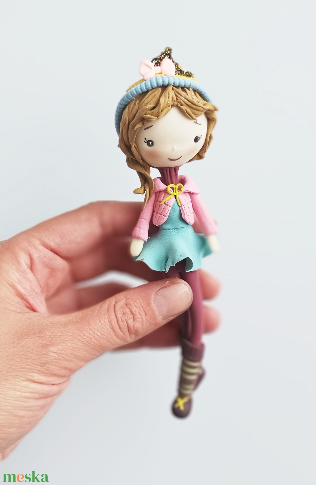 Felakasztható kislány dísz (szőke) - karácsony - karácsonyi lakásdekoráció - karácsonyi manók, figurák - Meska.hu