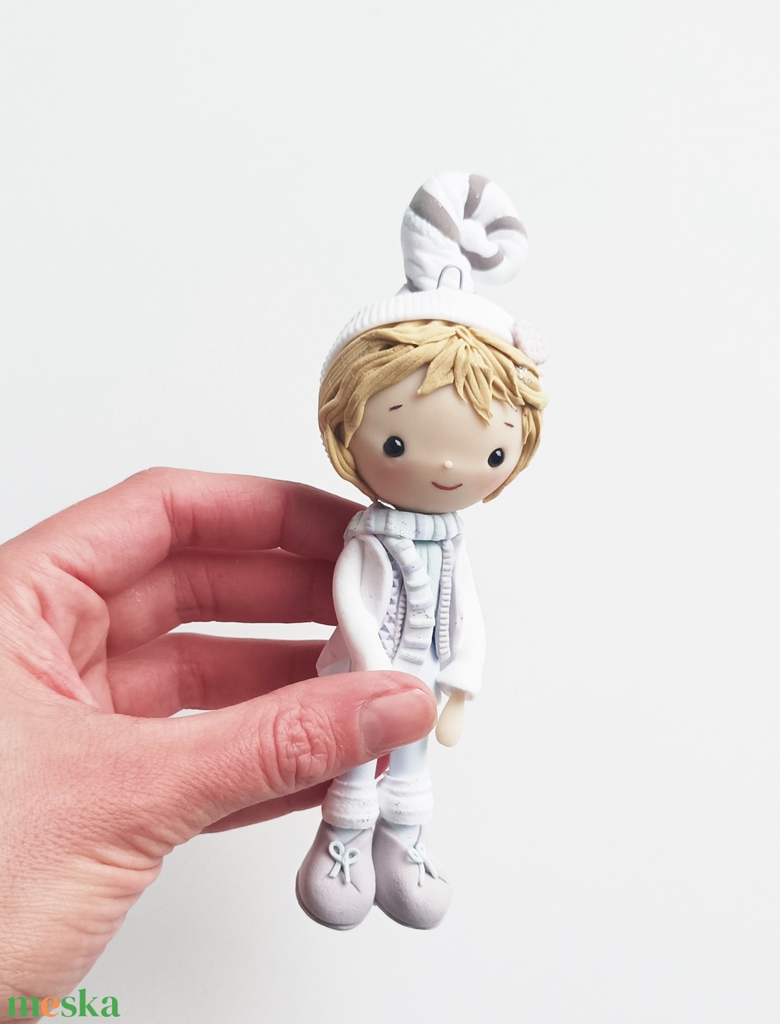 Kisfiú dísz (felakasztható): szőke - karácsony - karácsonyi lakásdekoráció - karácsonyfadíszek - Meska.hu