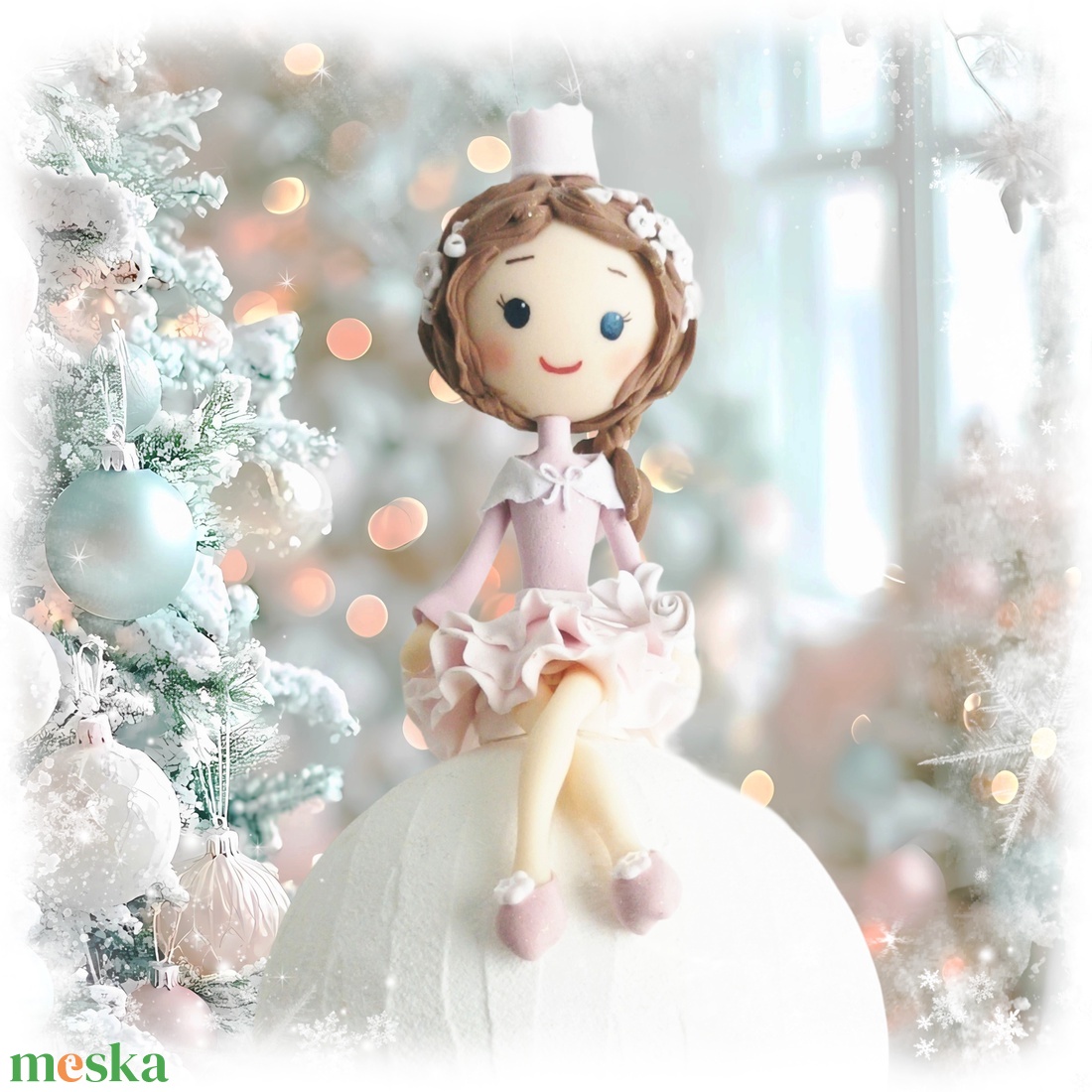 Hercegnő hógolyón - karácsony - karácsonyi lakásdekoráció - karácsonyfadíszek - Meska.hu