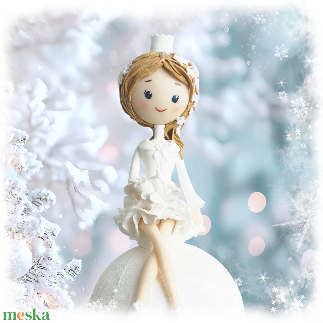 Jéghercegnő hógolyón - karácsony - karácsonyi lakásdekoráció - karácsonyfadíszek - Meska.hu