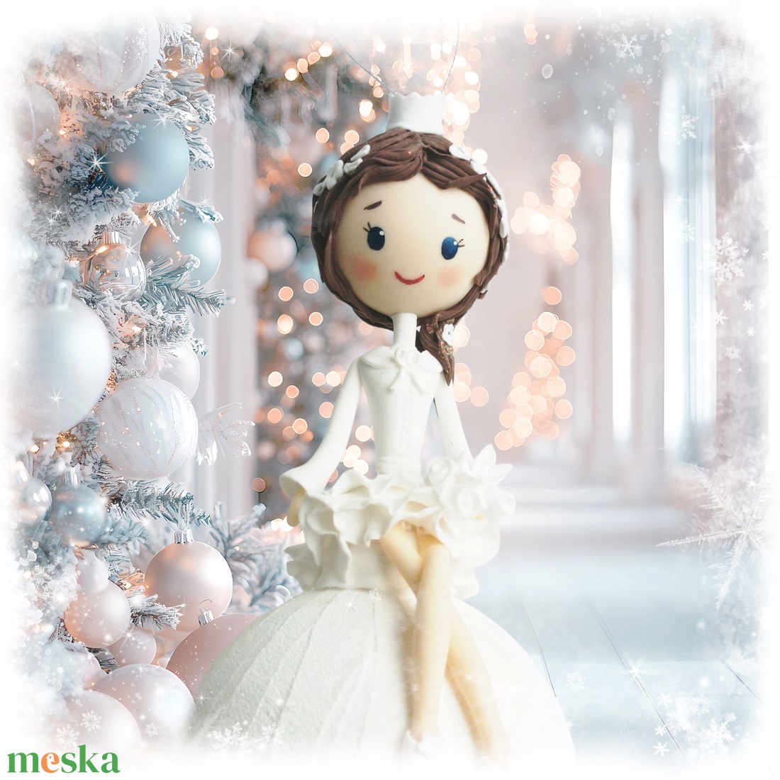 Jéghercegnő hógolyón - karácsony - karácsonyi lakásdekoráció - karácsonyfadíszek - Meska.hu
