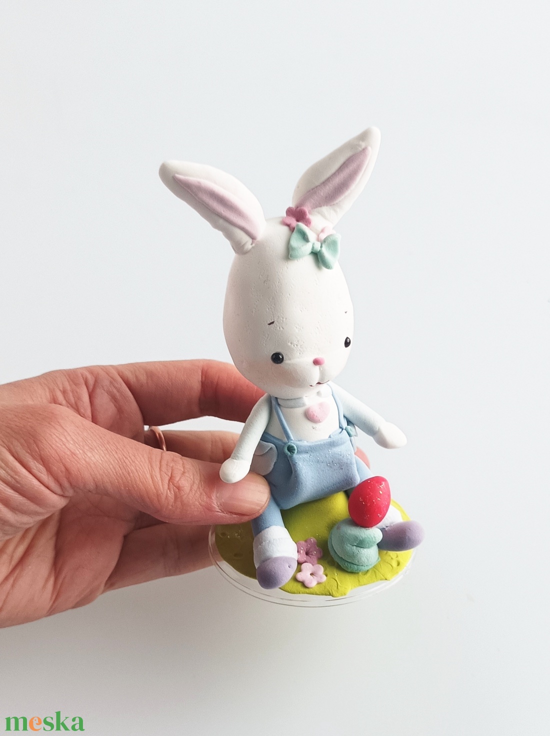 Nyuszi fiú tojással - ünnepi díszek, dekorációk - húsvéti díszek és dekorációk - húsvéti asztaldíszek - Meska.hu