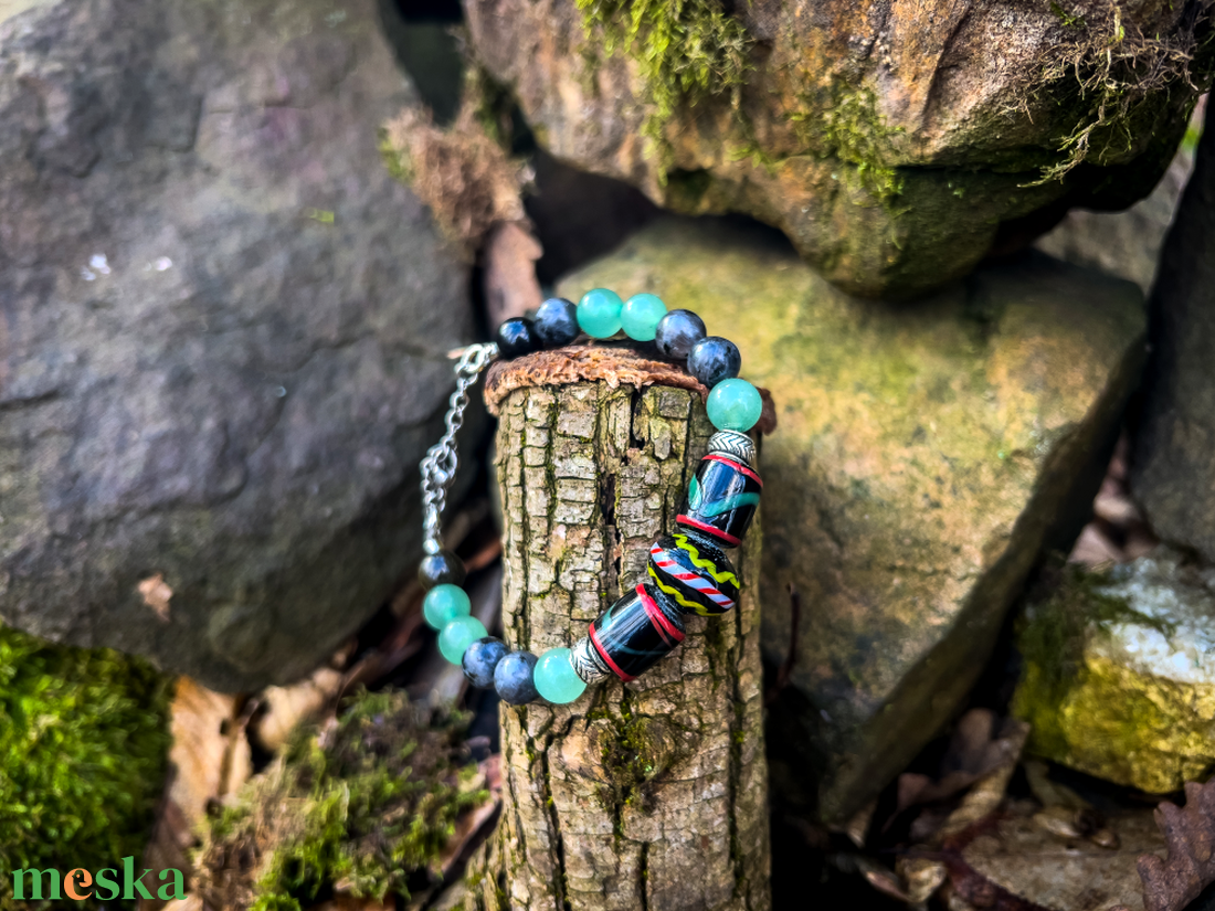 NORDHAV - Replika viking üveggyöngy karkötő ásványokkal (történelmi ihletésű) - ékszer - karkötő - gyöngyös karkötő - Meska.hu