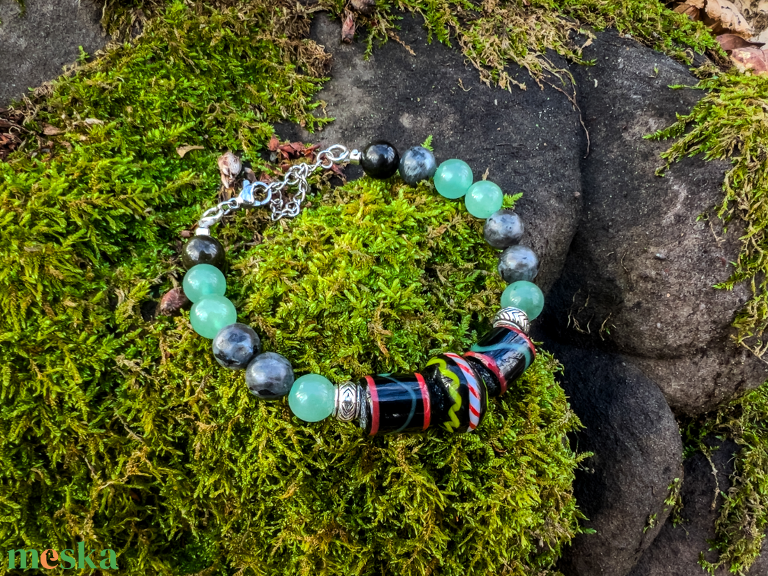 NORDHAV - Replika viking üveggyöngy karkötő ásványokkal (történelmi ihletésű) - ékszer - karkötő - gyöngyös karkötő - Meska.hu