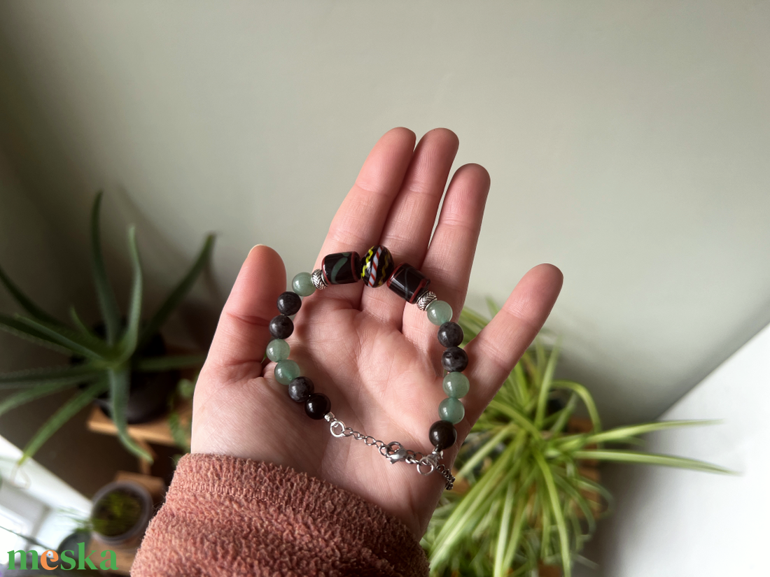 NORDHAV - Replika viking üveggyöngy karkötő ásványokkal (történelmi ihletésű) - ékszer - karkötő - gyöngyös karkötő - Meska.hu