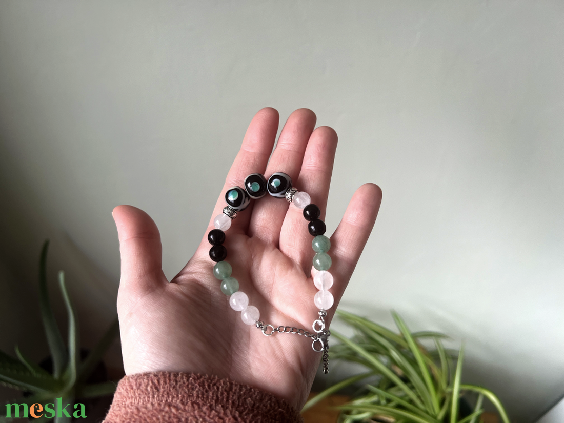 SKOGSÖGA - Replika viking üveggyöngy karkötő ásványokkal (történelmi ihletésű) - ékszer - karkötő - gyöngyös karkötő - Meska.hu