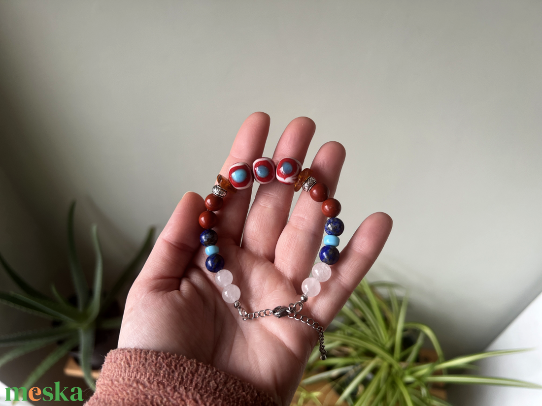 DALARFLAMMA - Replika viking üveggyöngy karkötő ásványokkal (történelmi ihletésű) - ékszer - karkötő - gyöngyös karkötő - Meska.hu