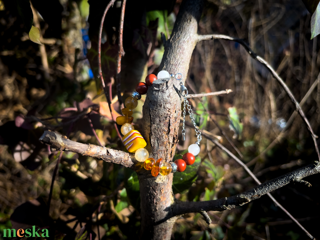 LEKSANDSGLÖD - Replika viking üveggyöngy karkötő ásványokkal (történelmi ihletésű) - ékszer - karkötő - gyöngyös karkötő - Meska.hu