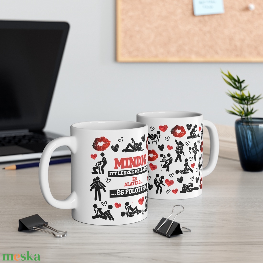 Mindig melletted... feliratos bögre, Vicces pikáns bögre sz...x pózok mintával - otthon & életmód - konyhafelszerelés, tálalás - tálalás - bögre & csésze - Meska.hu