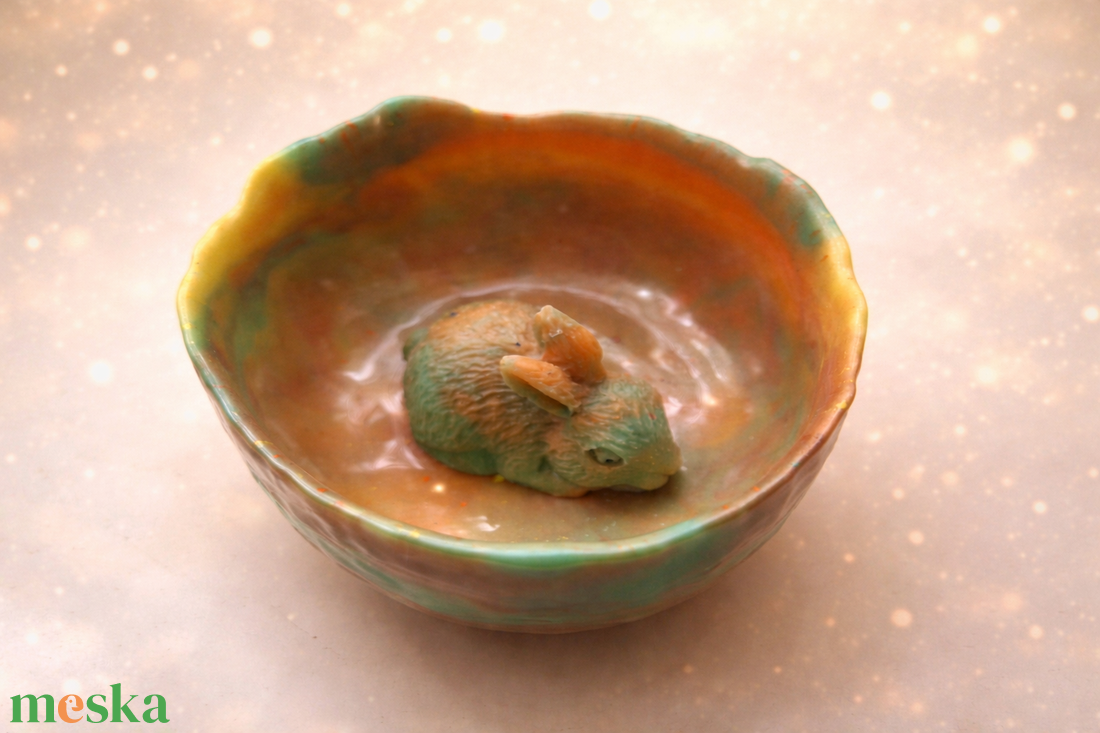 Tavaszi álom � kézzel készült gyanta tál ajándék nyuszival - ékszer - ékszertartó - ékszertartó tál - Meska.hu