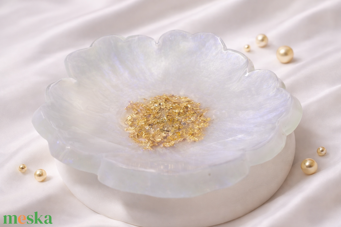 � LILA FÉNYVIRÁG � Gyöngyház ragyogású dekor tál macival - ékszer - ékszertartó - ékszertartó tál - Meska.hu
