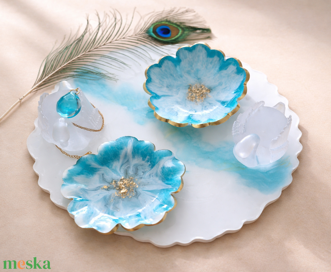 Türkizkék virág formájú gyanta ékszertartó tál - otthon & életmód - dekoráció - asztal és polc dekoráció - dekorációs tál, tartó - Meska.hu