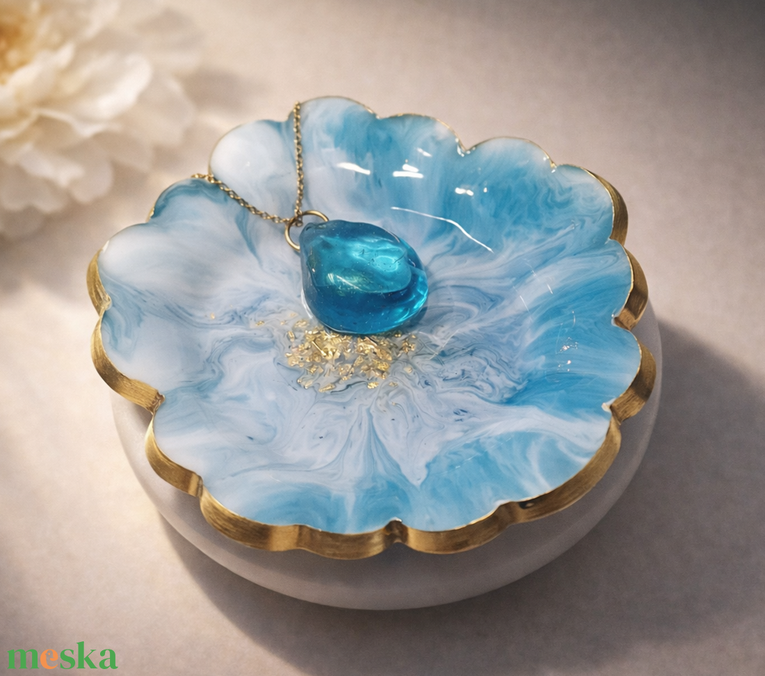 Türkizkék virág formájú gyanta ékszertartó tál - otthon & életmód - dekoráció - asztal és polc dekoráció - dekorációs tál, tartó - Meska.hu