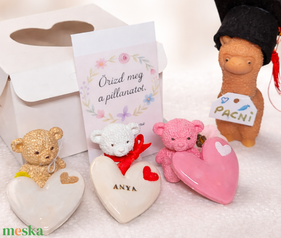 Személyre szabható macis ajándék box � egyedi hűtőmágnessel - otthon & életmód - konyhafelszerelés, tálalás - konyhai dekoráció - hűtőmágnes - Meska.hu