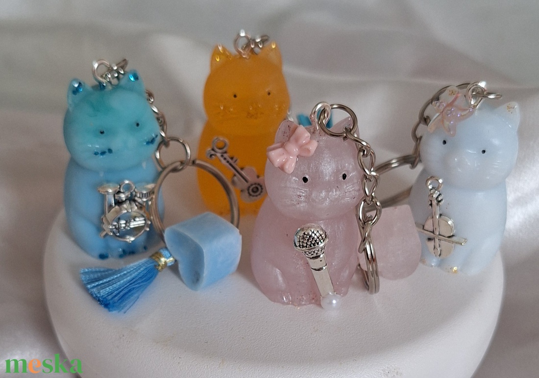 Énekesnő Cicaprütty kulcstartó  - táska & tok - kulcstartó & táskadísz - kulcstartó - Meska.hu