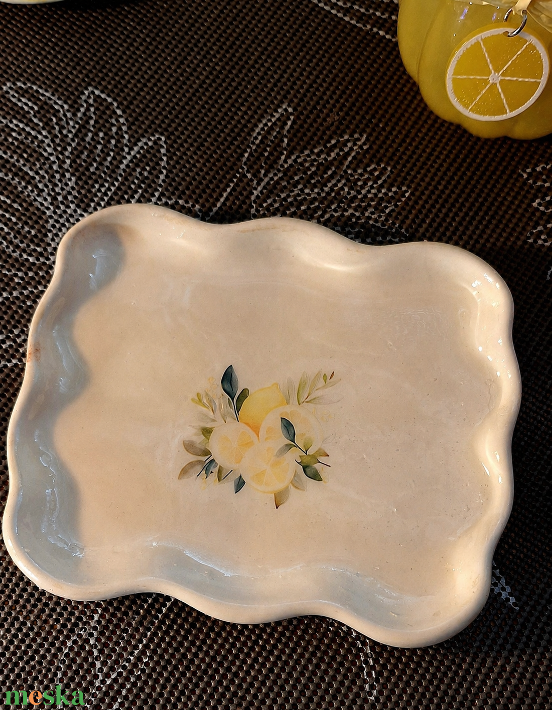 Antikolt hatású tavaszi virágos ékszertartó tál - ékszer - ékszertartó - ékszertartó tál - Meska.hu