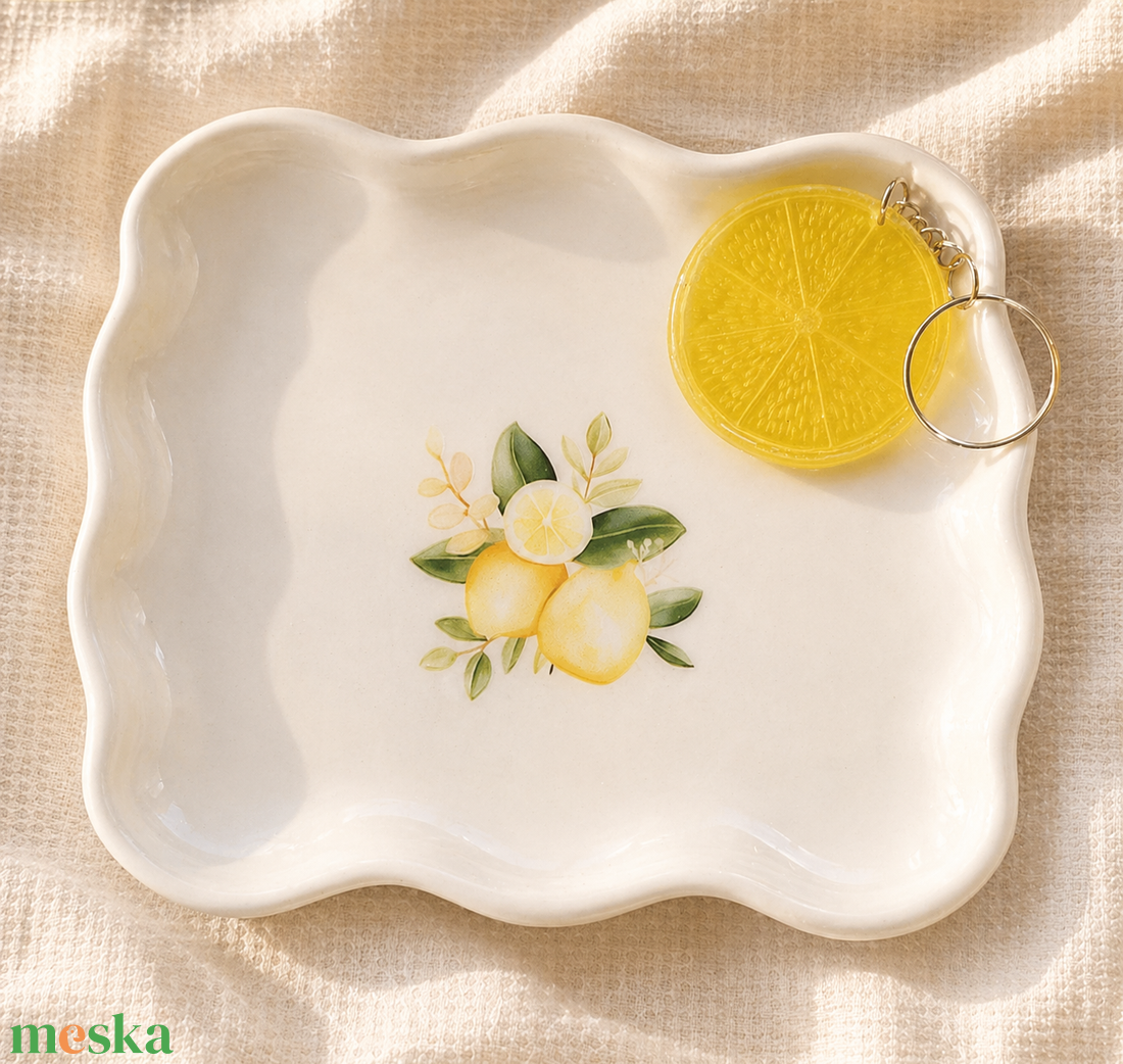 Antikolt hatású tavaszi virágos ékszertartó tál - ékszer - ékszertartó - ékszertartó tál - Meska.hu