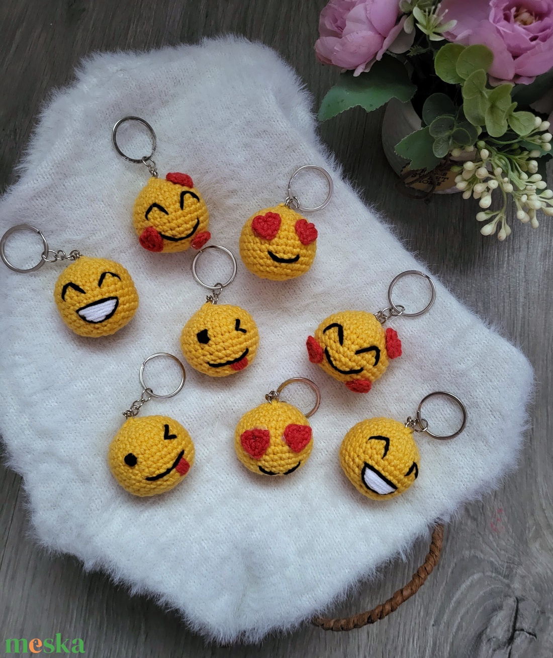 Horgolt smile kulcstartó amigurumi - táska & tok - kulcstartó & táskadísz - kulcstartó - Meska.hu Horgolt smile kulcstartó amigurumi - táska & tok - kulcstartó & táskadísz - kulcstartó - Meska.hu