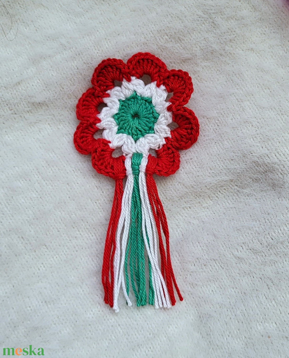 Horgolt kokárda pillangó - ékszer - kitűző és bross - Meska.hu