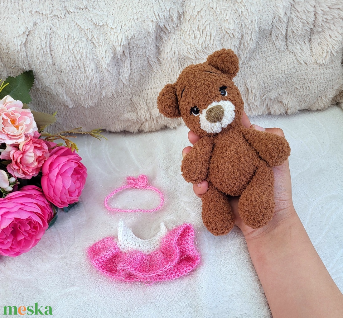 Horgolt öltöztethető maci amigurumi - játék & sport - plüssállat & játékfigura - maci - Meska.hu
