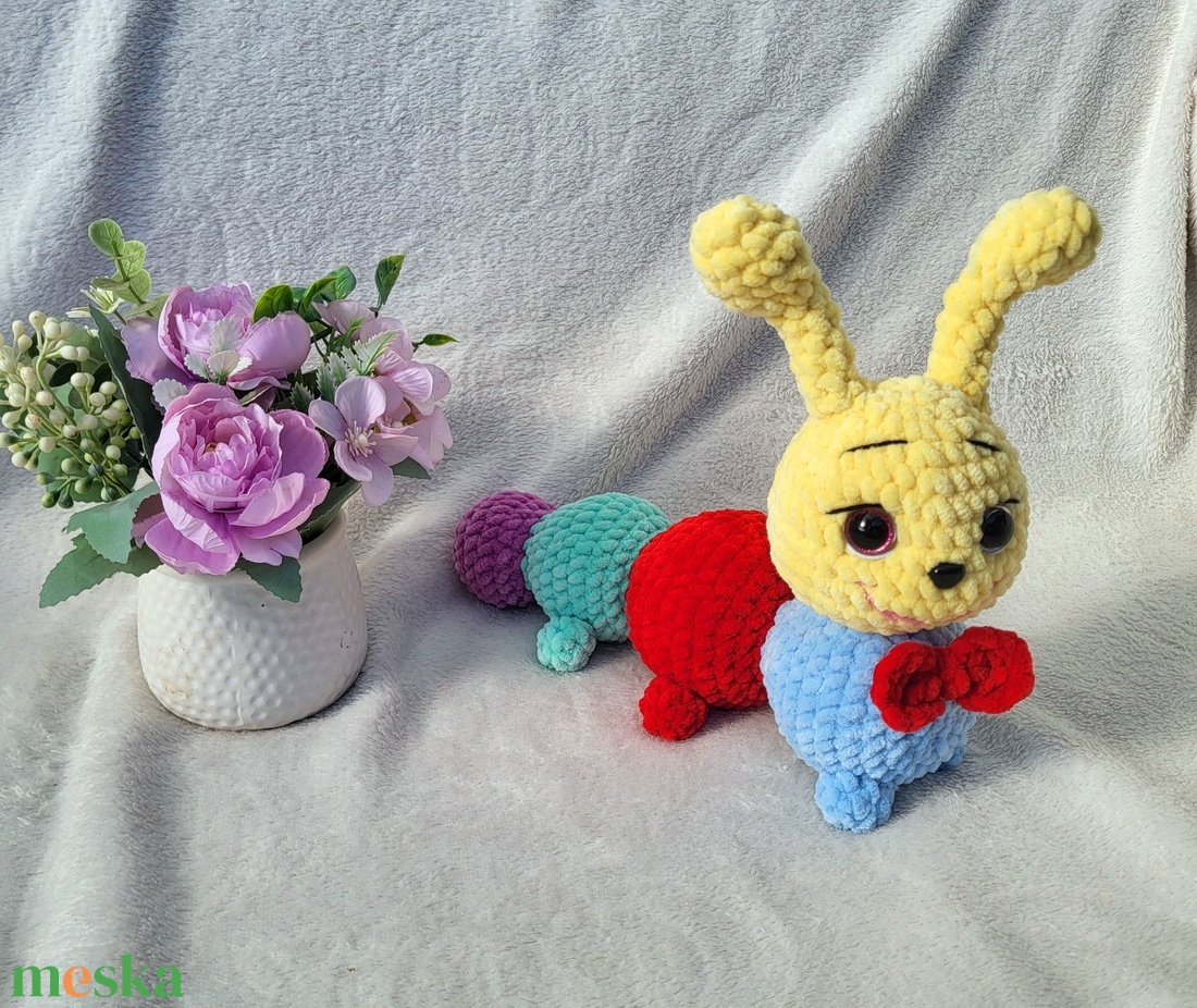 Horgolt százlábú hernyó amigurumi - játék & sport - plüssállat & játékfigura - más figura - Meska.hu