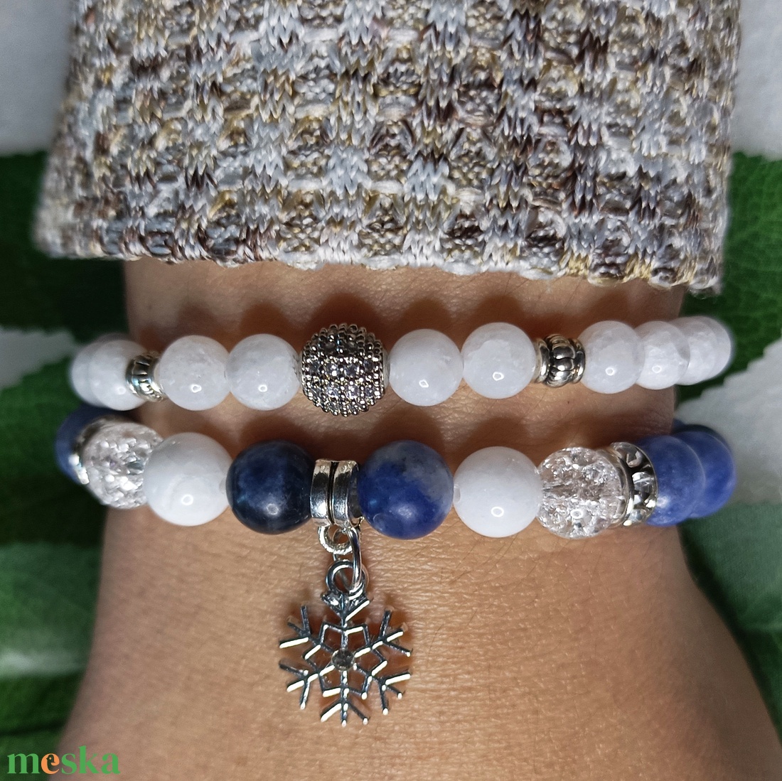 Szodalit és hójáde ásványkarkötő szett ezüst hópehely medállal - ékszer - karkötő - ásványkarkötő - Meska.hu