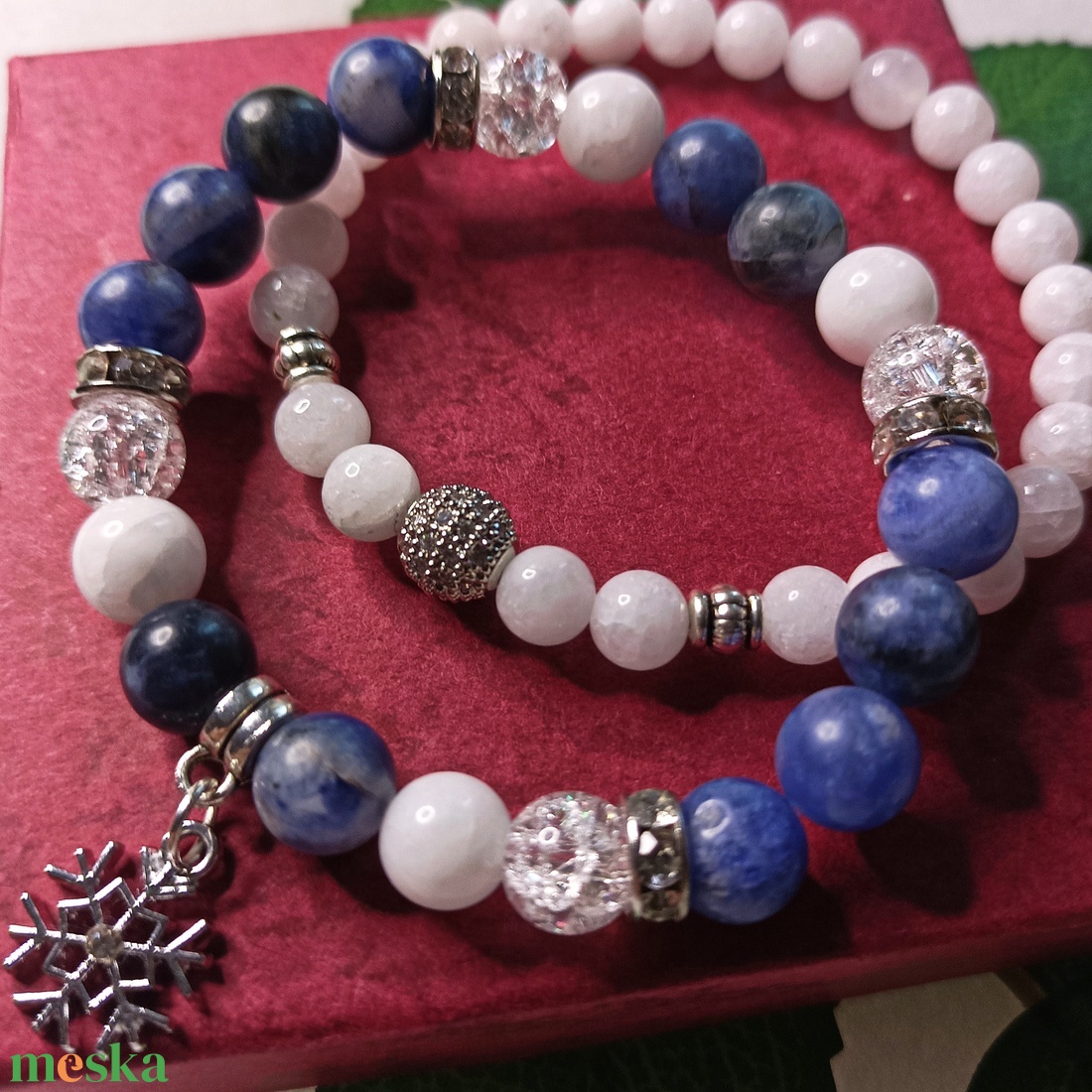 Szodalit és hójáde ásványkarkötő szett ezüst hópehely medállal - ékszer - karkötő - ásványkarkötő - Meska.hu