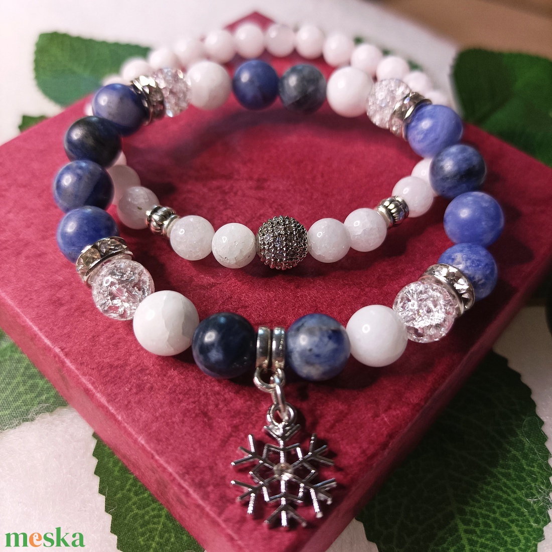 Szodalit és hójáde ásványkarkötő szett ezüst hópehely medállal - ékszer - karkötő - ásványkarkötő - Meska.hu