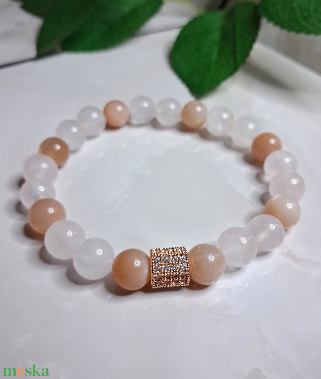Rózsakvarc és holdkő ásvány karkötő cirkóniás dísszel - ékszer - karkötő - ásványkarkötő - Meska.hu